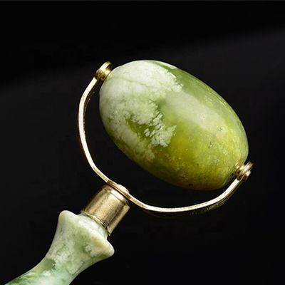Зеленый Xiuyan Нефритовый ролик для лица Gua Sha Сварный металло-нефритовый массажный ролик для средств красоты Массажный массажник для лица