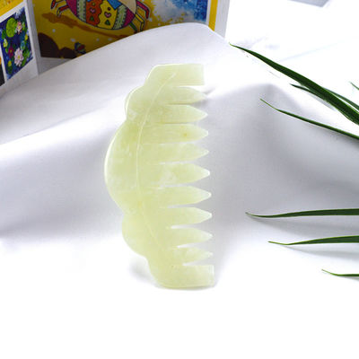 Xiuyan Jade Massage Comb 9.2cm*4.6cm Размер Светло-зеленый цвет Способствует кровообращению и улучшает сон