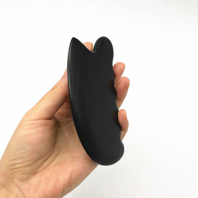 OEM ODM натуральная черная терапия Bian Stone Guasha Инструменты для скрептирования массажа Gua Sha для тела 11,5 * 6 * 0,8 см